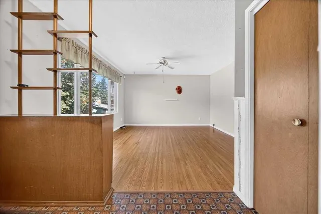 1060 Motherwell Rd, Calgary 4