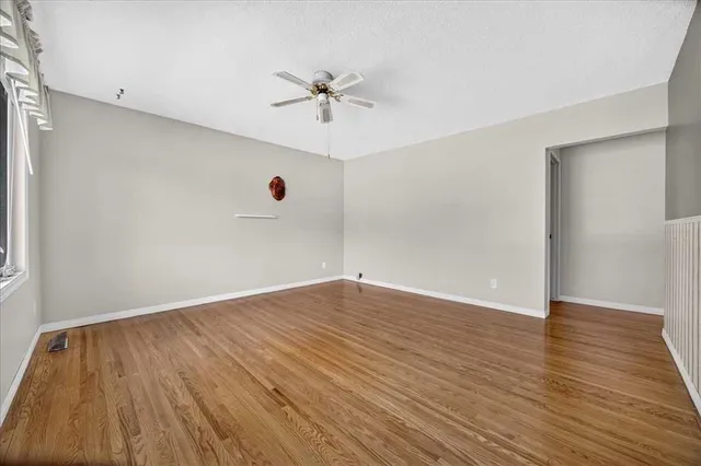 1060 Motherwell Rd, Calgary 5
