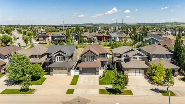 16 Viscount Dr, Red Deer 2