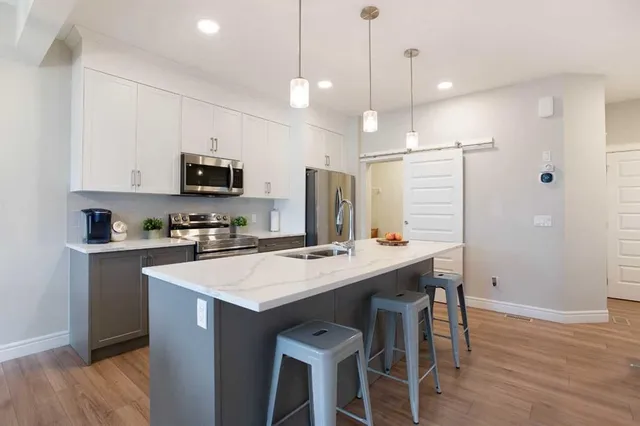 352 Creekrun Cres, Airdrie 3
