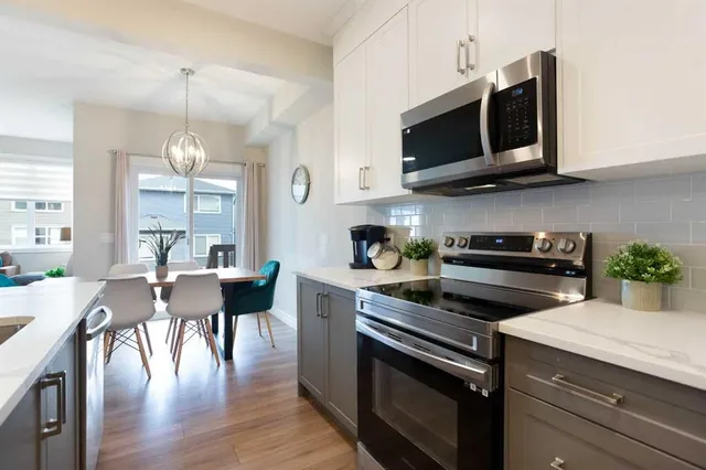 352 Creekrun Cres, Airdrie 5