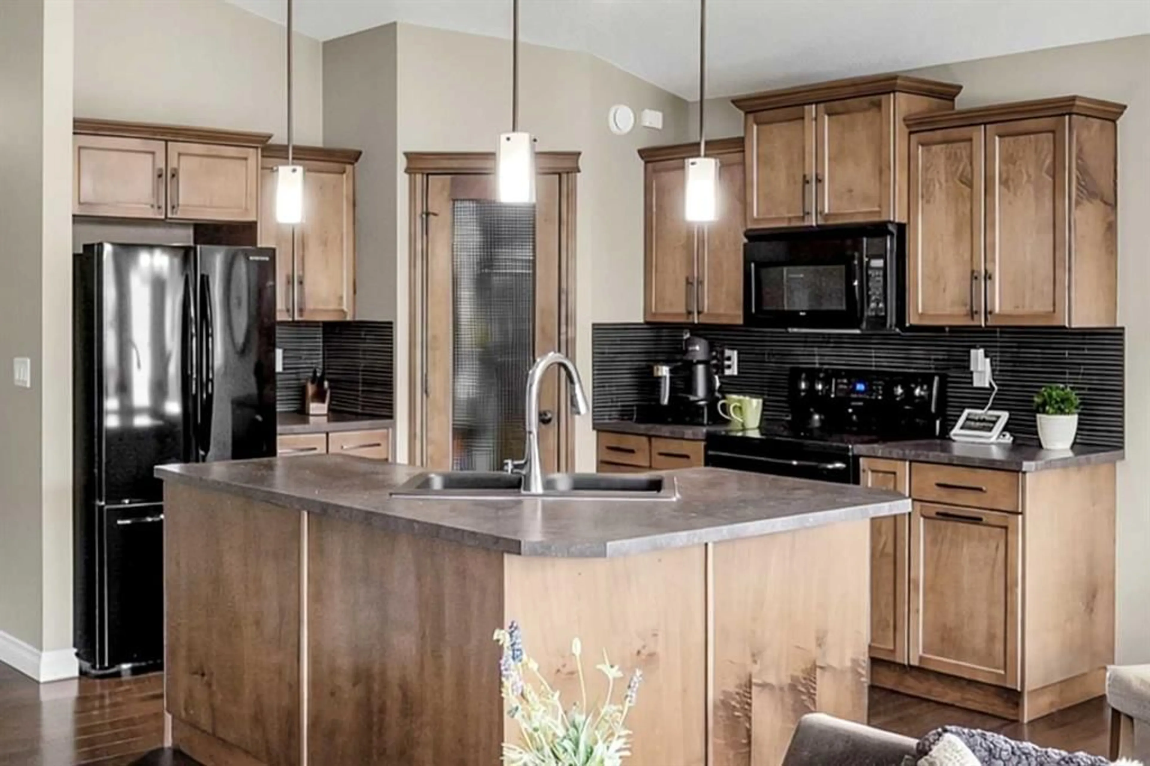 pillar/IMG-A2339872_1.jpg