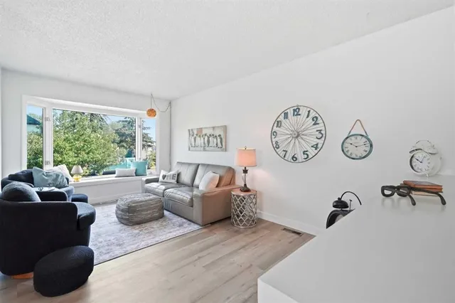 2333 16 St, Calgary 5