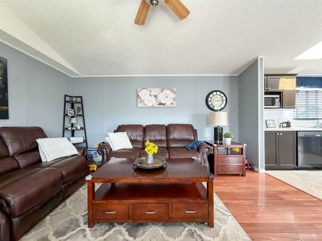 373 Harpe Way, Fort McMurray 5
