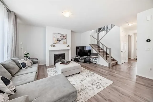 26 Carringwood St, Calgary 5