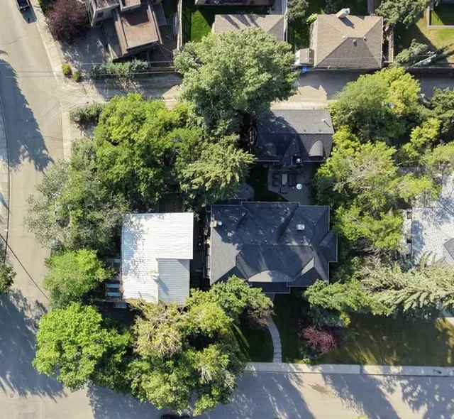 601 Madison Ave, Calgary 5