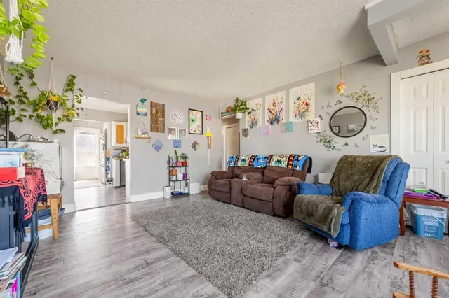 3921 Harmony Pl, Taber 5