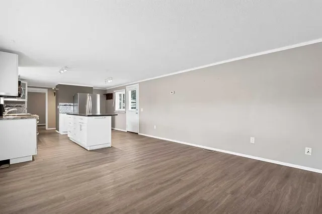 197 Spring Dale Cir, Airdrie 5