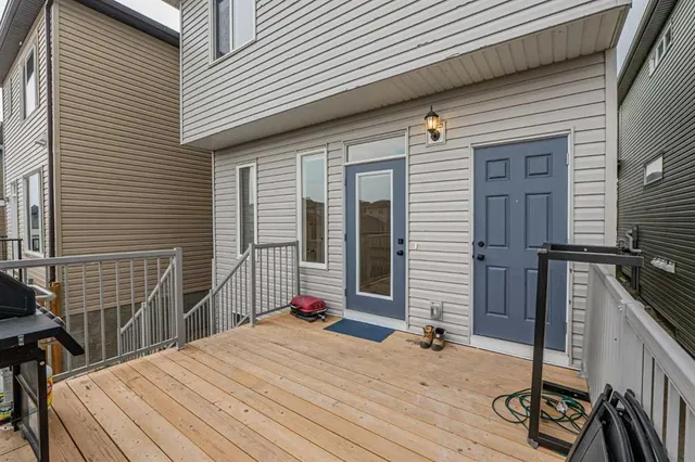 235 Cornerbrook Rd, Calgary 2