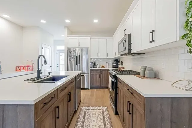 235 Cornerbrook Rd, Calgary 5