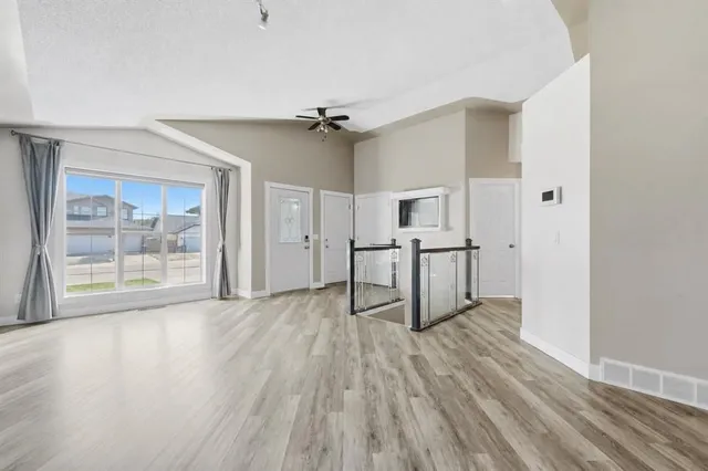 206 Highwood Village Pl, High River 3