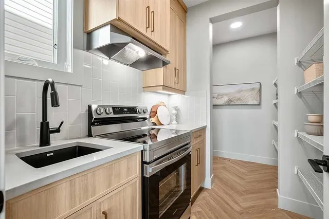 25 Hotchkiss Cir, Calgary 5