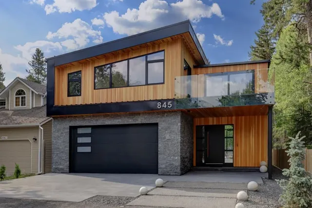 845 14th St, Canmore 2