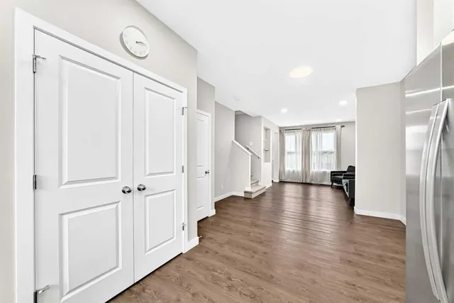 471 Livingston Way, Calgary 5