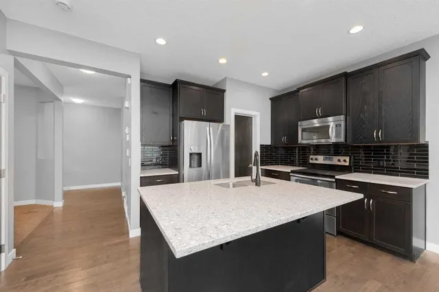 157 Walden Pk, Calgary 4