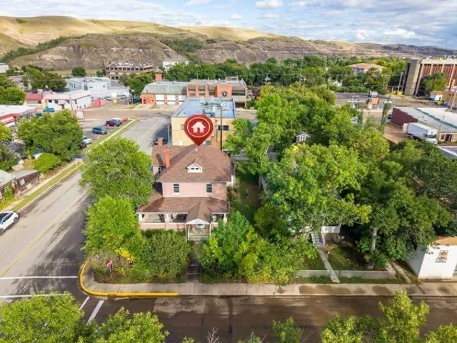 210 1 St, Drumheller 5