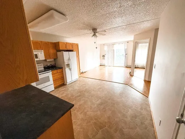 777 48 St #205, Edson 2