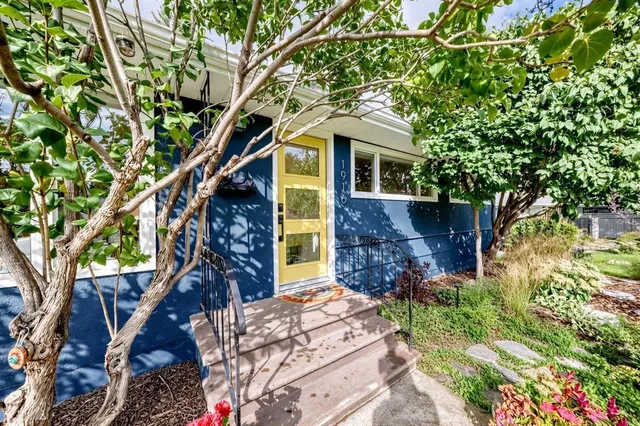 1916 Green Ridge Rd, Calgary 2