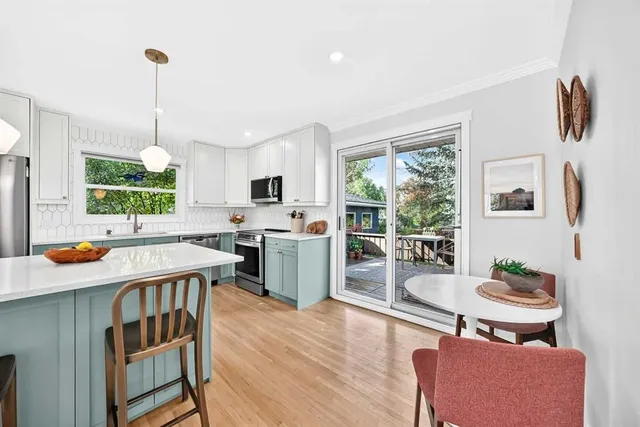 1916 Green Ridge Rd, Calgary 5