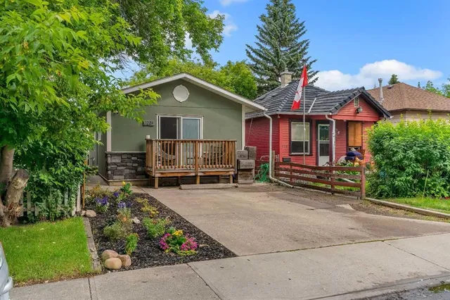 6224 18A St, Calgary 2