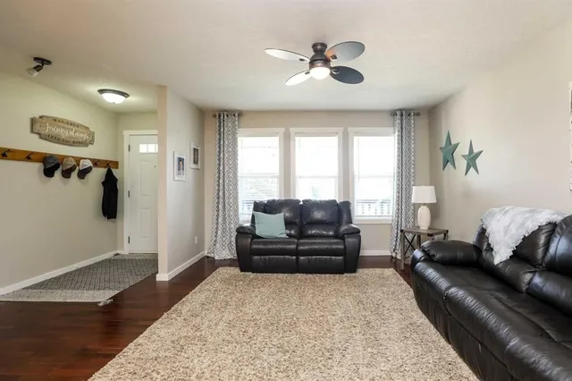 266 S 1 St, Magrath 5
