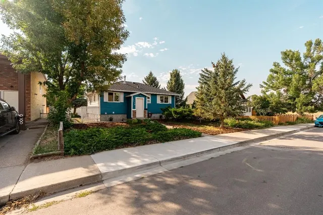 1238 8 St, Lethbridge 2