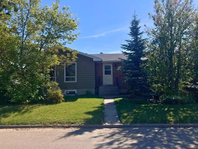 4617 48 St, Olds 2