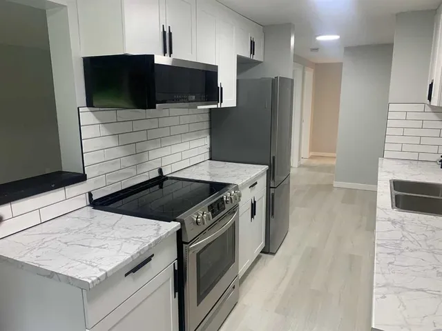 414 41 St #2, Edson 3
