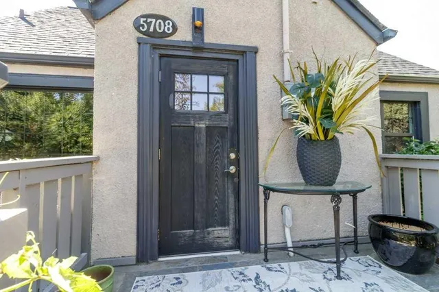 5708 45 Ave, Red Deer 2