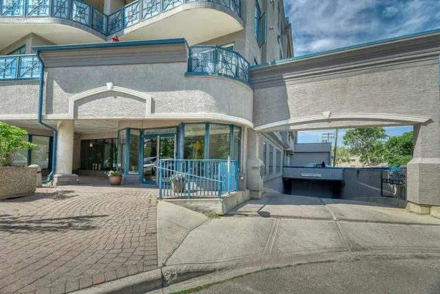 4 14 St #210, Calgary 2