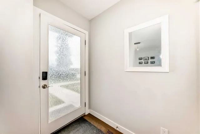 67 30 Ave, Calgary 3