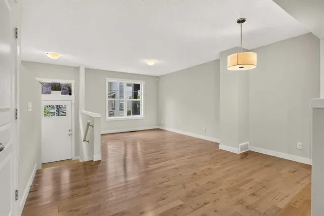 1106 Mckenzie Towne Row, Calgary 5