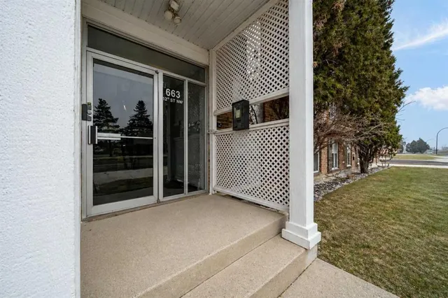663 12 St #210, Medicine Hat 5
