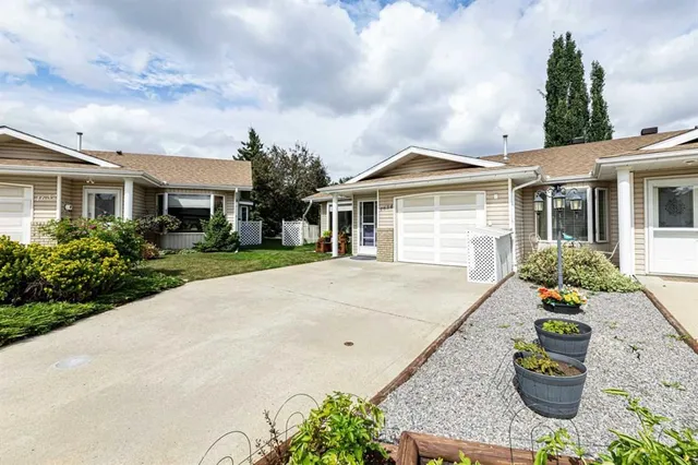 4634 42 Street Crescent, Red Deer 3