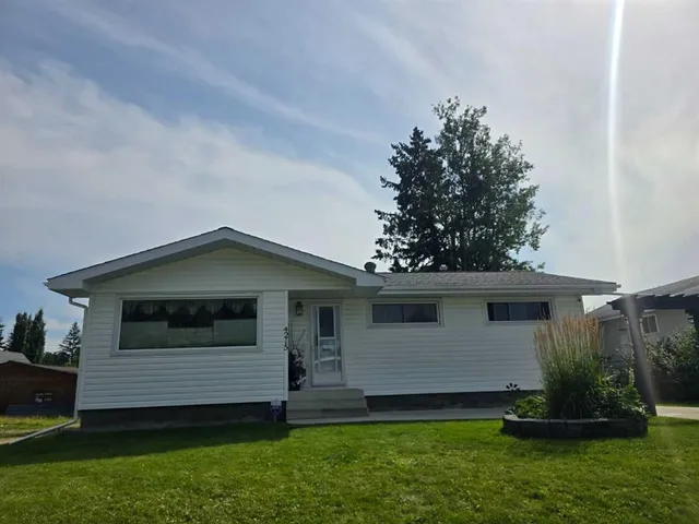 4215 7 Ave, Edson 2