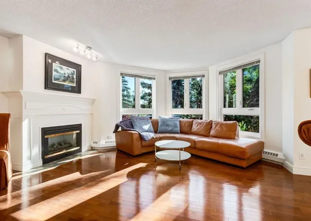 400 Eau Claire Ave #8402, Calgary 3