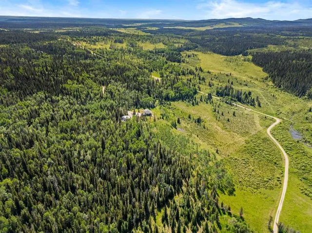 61080 Larsen Pasture Rd, Rural Bighorn No. 8, M.D. of 4