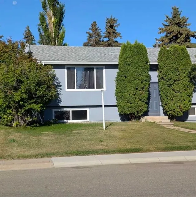 18 Nance Ave, Red Deer