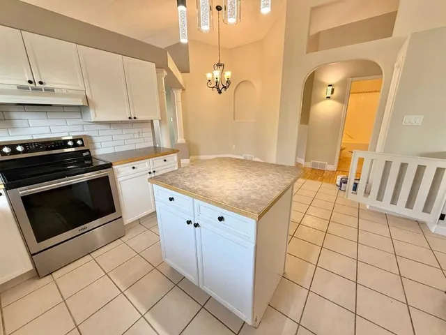 119 Squamish Crt, Lethbridge 5