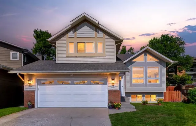 31 Deer Pl, Calgary