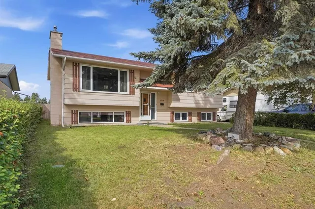 3214 57 Ave, Red Deer 2