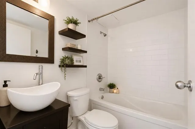 1717 Westmount Rd #14, Calgary 5