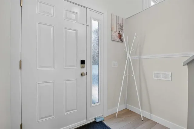 8335 Centre St, Calgary 5