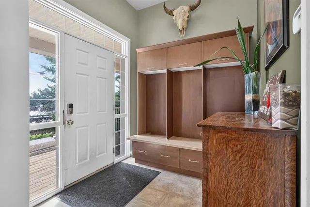 4 Sunset Sq, Cochrane 4