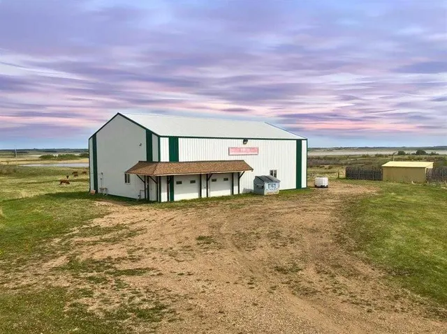 37117 Highway 56, Rural Stettler No. 6, County of 2