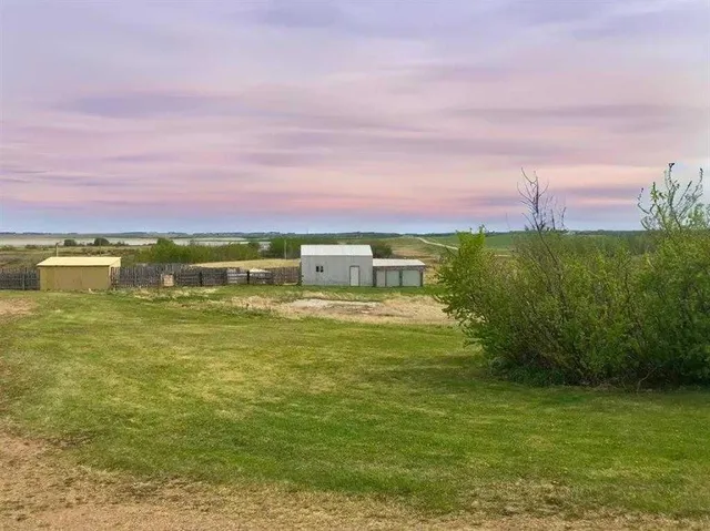 37117 Highway 56, Rural Stettler No. 6, County of 5