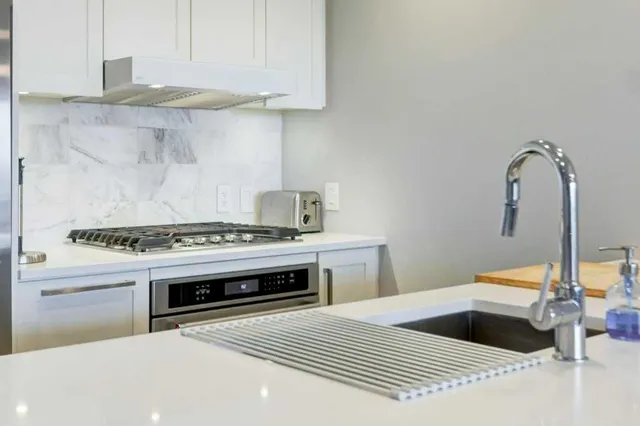 46 9 St #717, Calgary 5