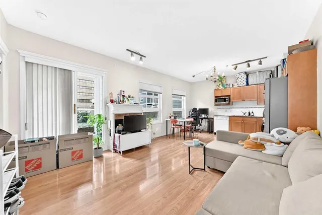 333 Riverfront Ave #109, Calgary 4