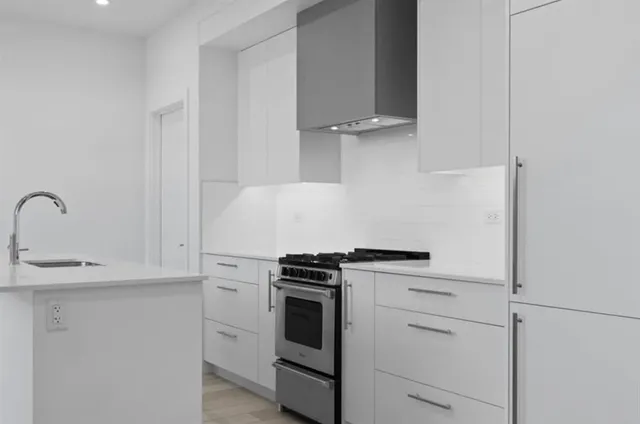 8370 Broadcast Ave #102, Calgary 2