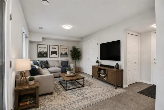 42 Cranbrook Gdns #110, Calgary 3